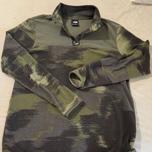 Womens North Face Camouflage Green and Black Sweater